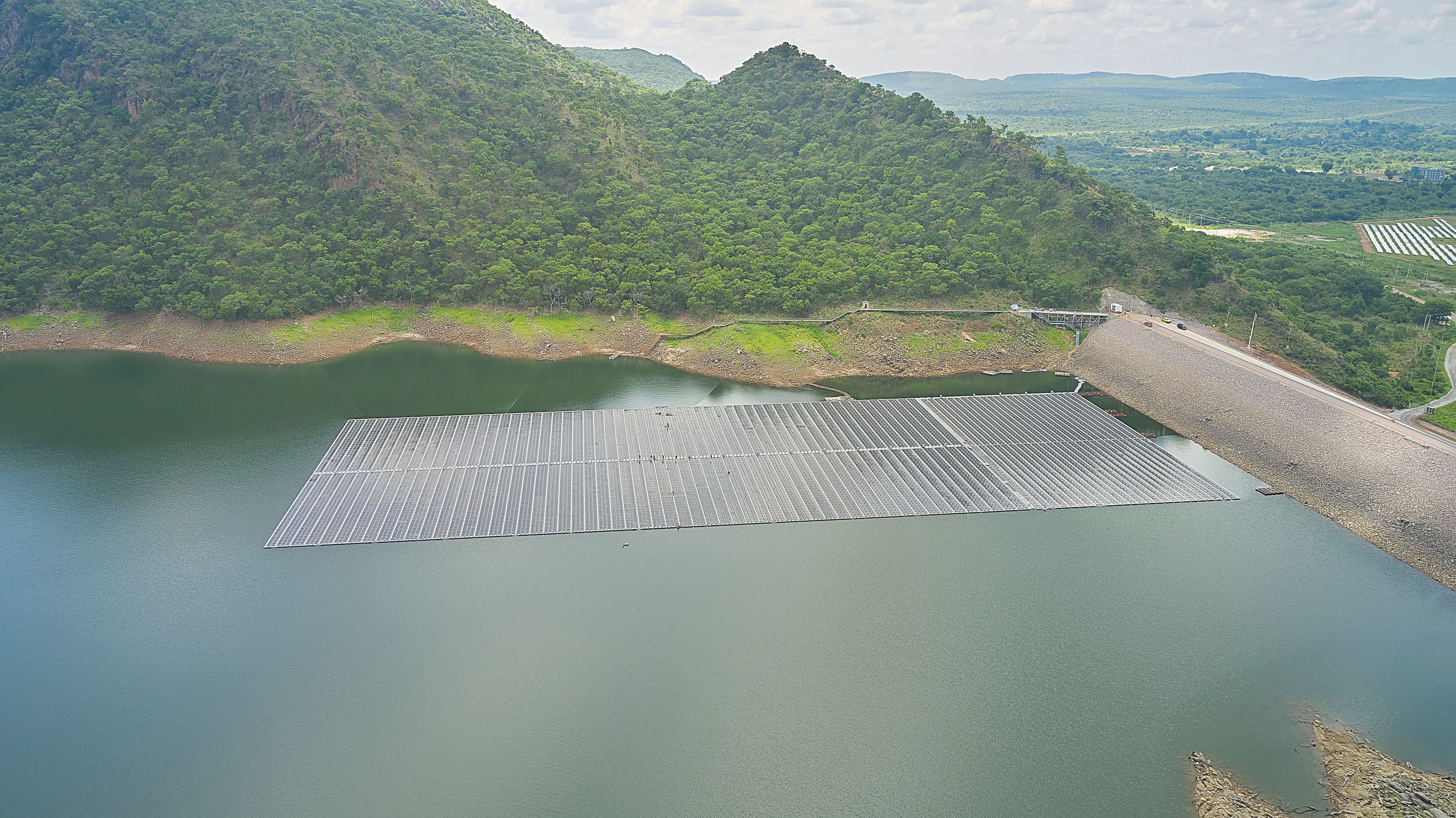 5MWp Floating Solar